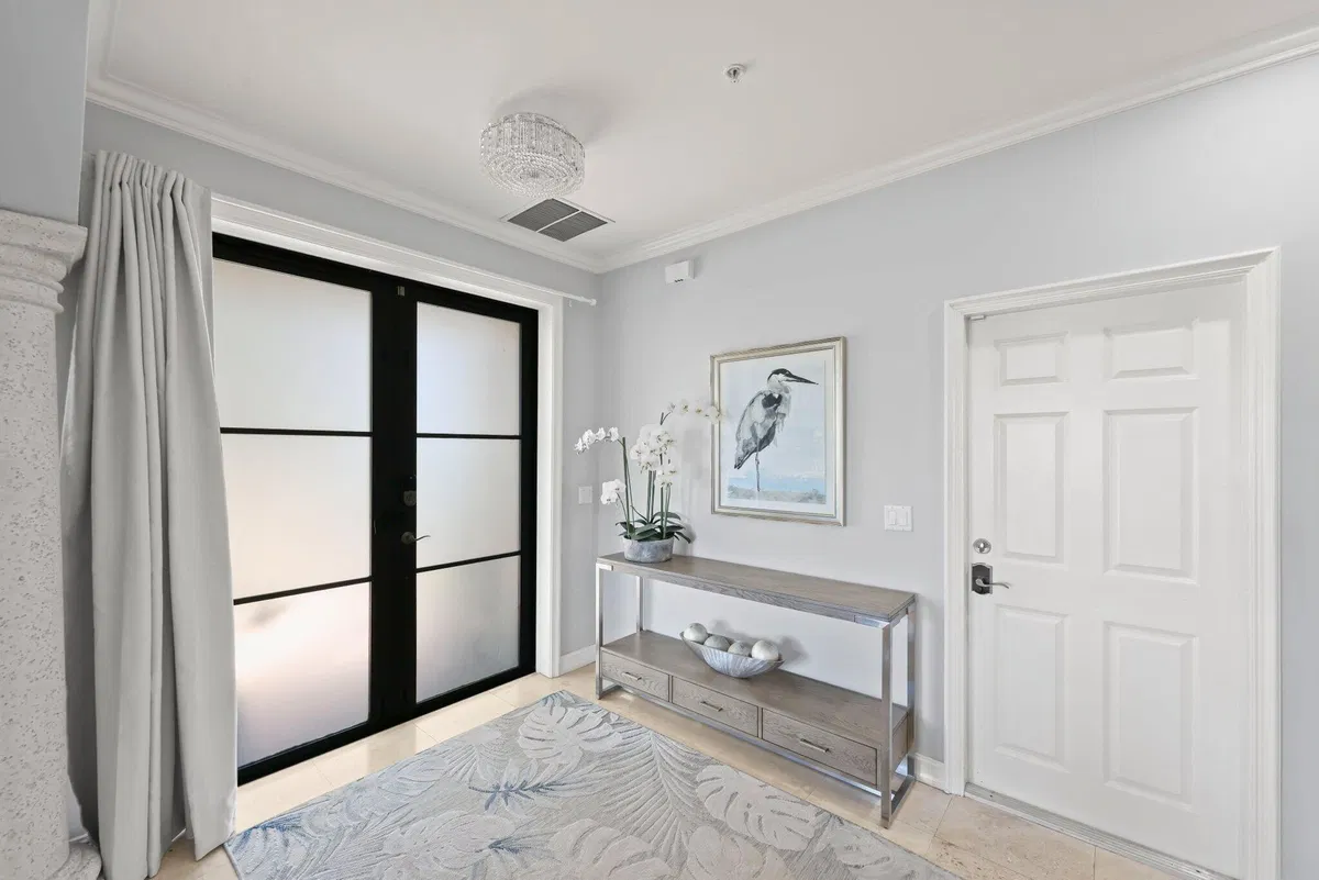 Residence photo 16