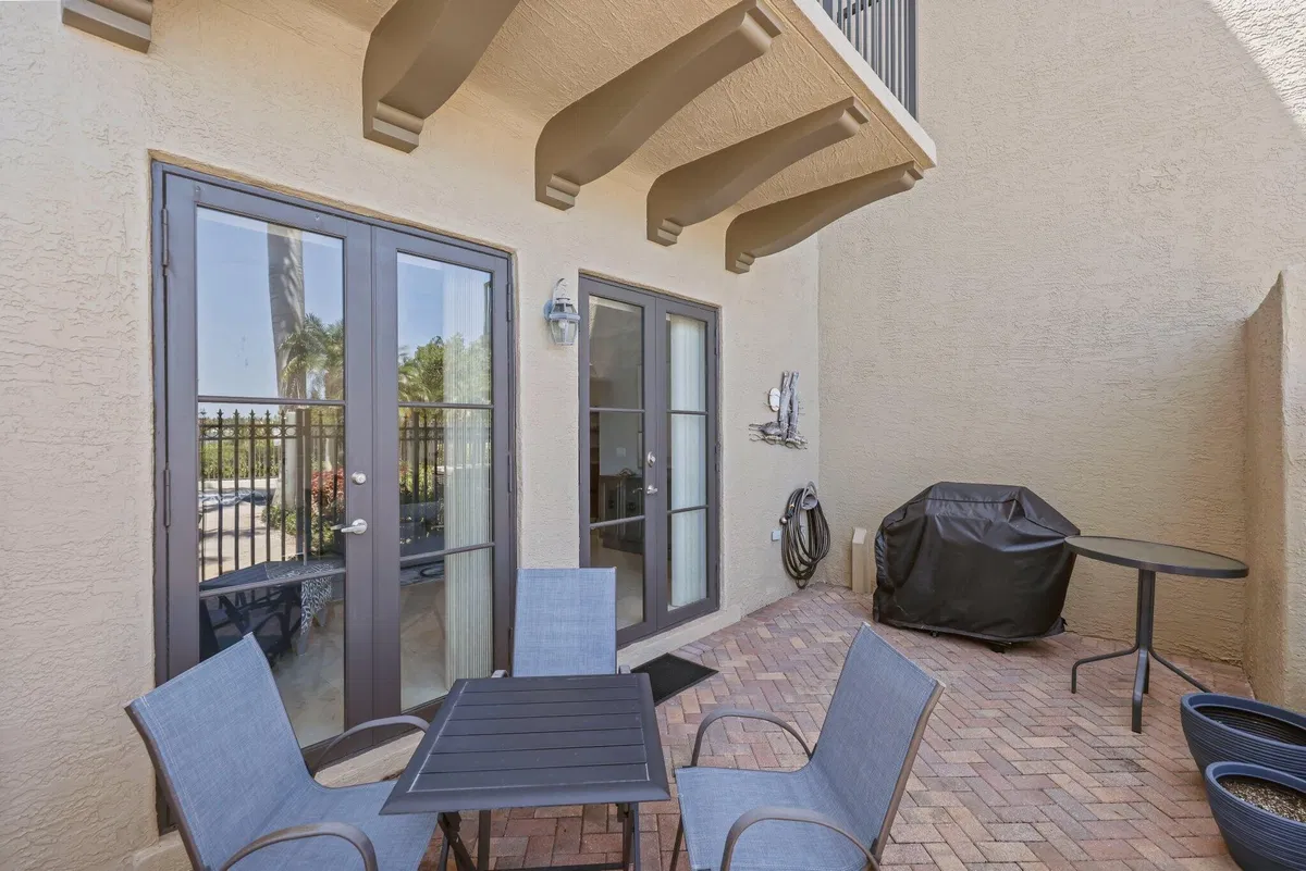 Residence photo 19
