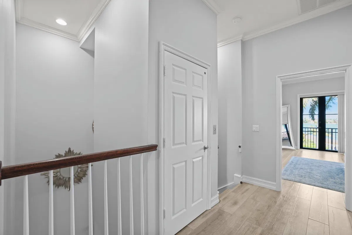 Residence photo 43