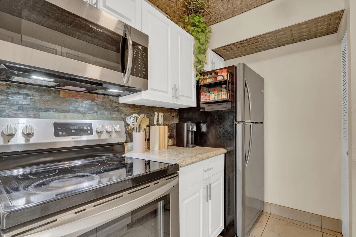 Unit 28 photo 19