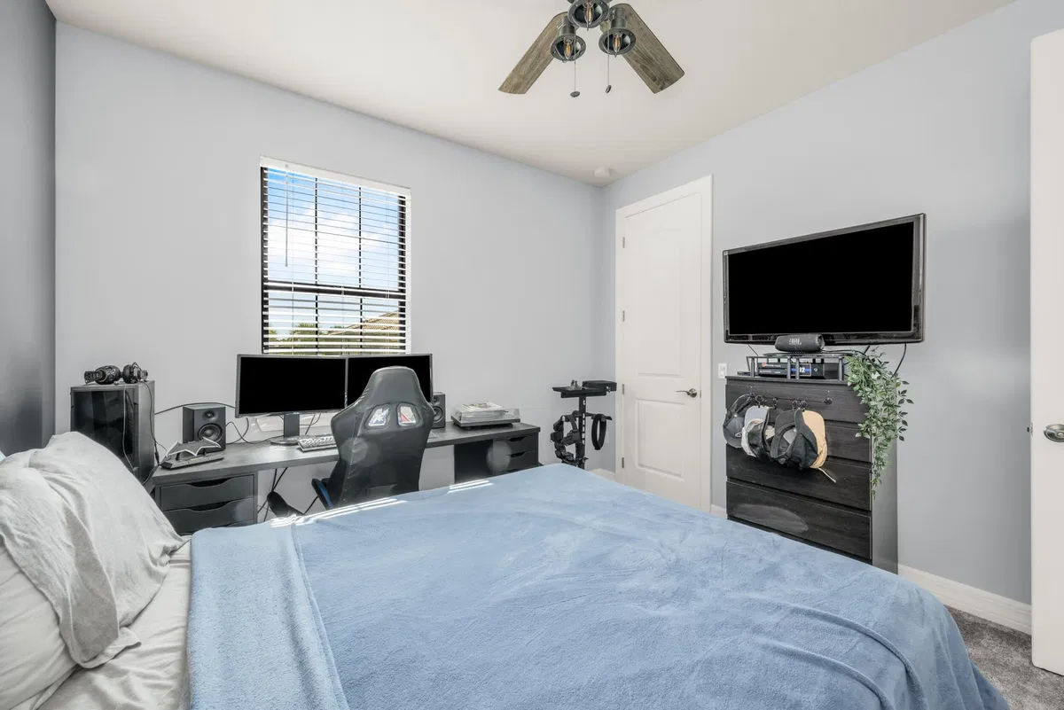 Residence photo 22