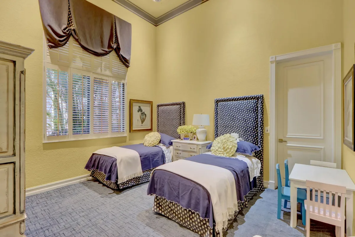 Woodfield Country Club Residence photo 25