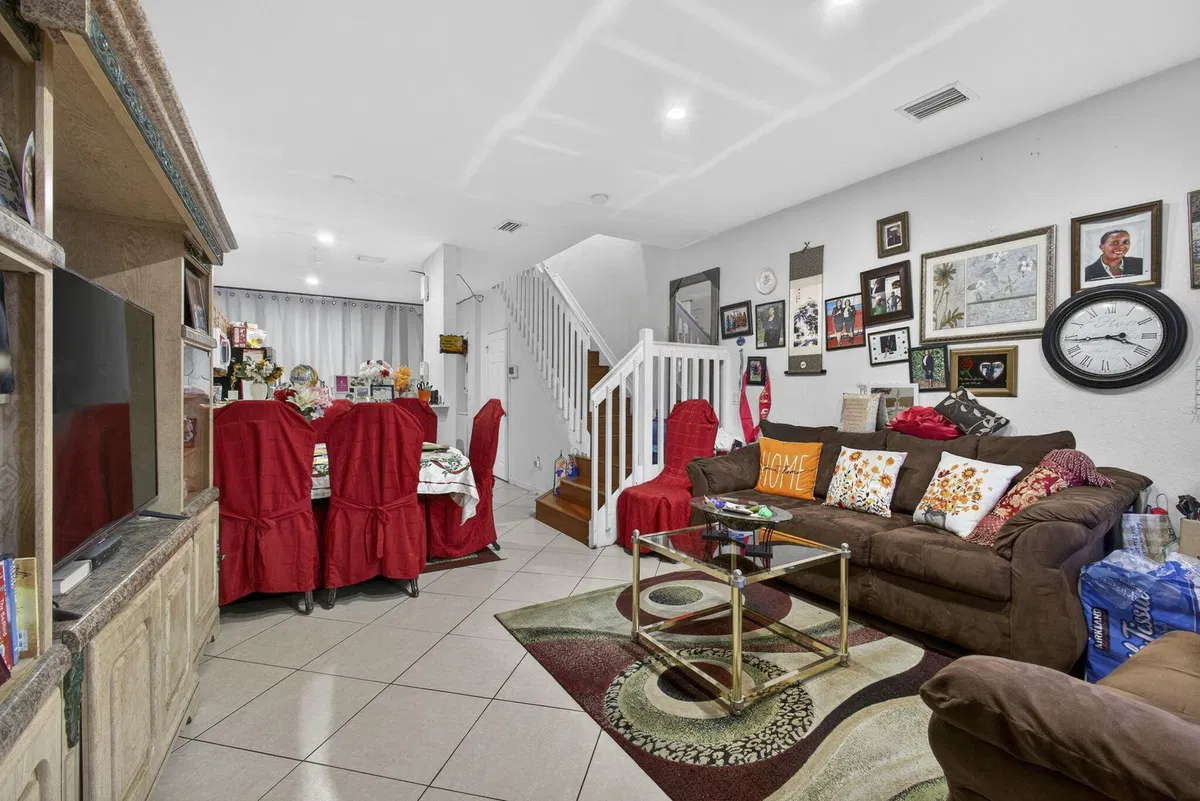 Residence photo 4