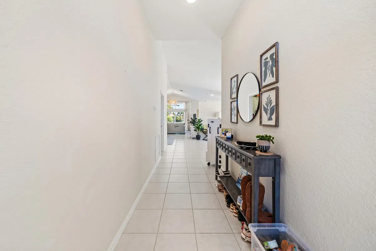 Residence photo 4