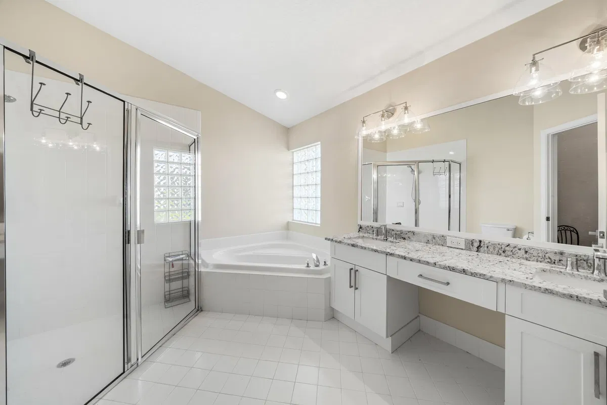 Residence photo 22