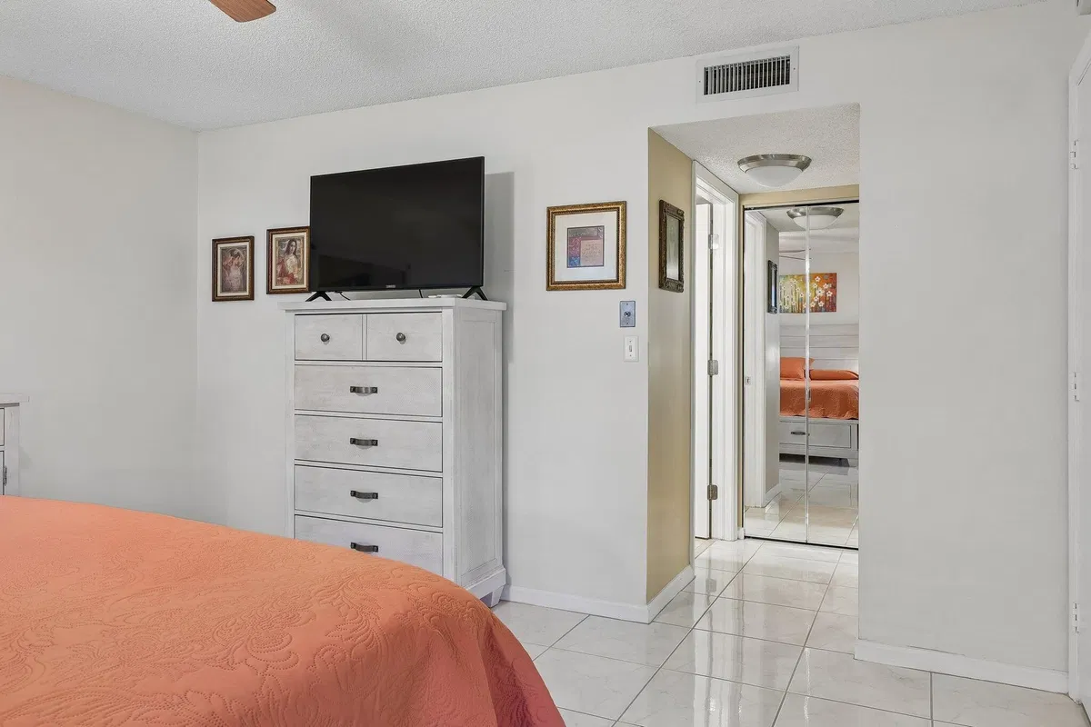  Unit 102 photo 16