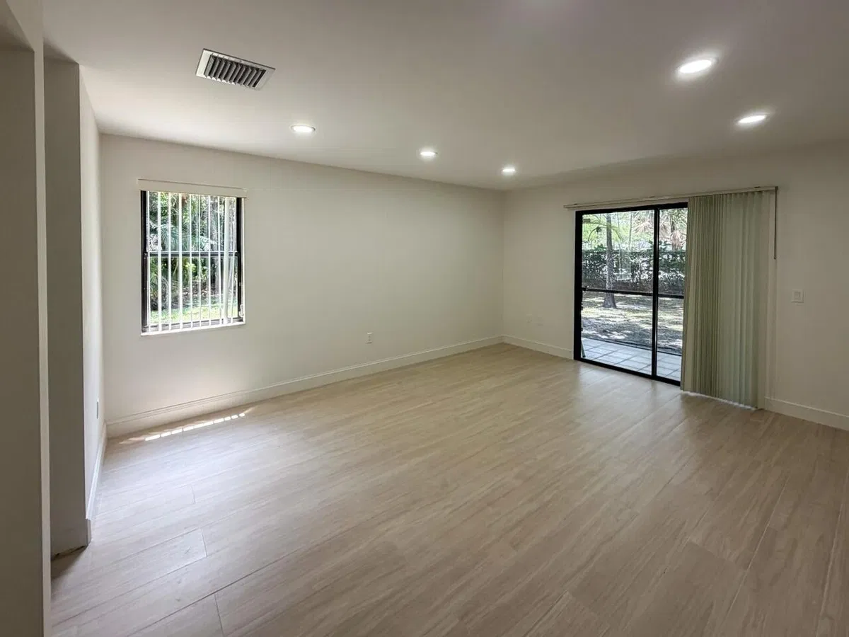 Unit 26 photo 10