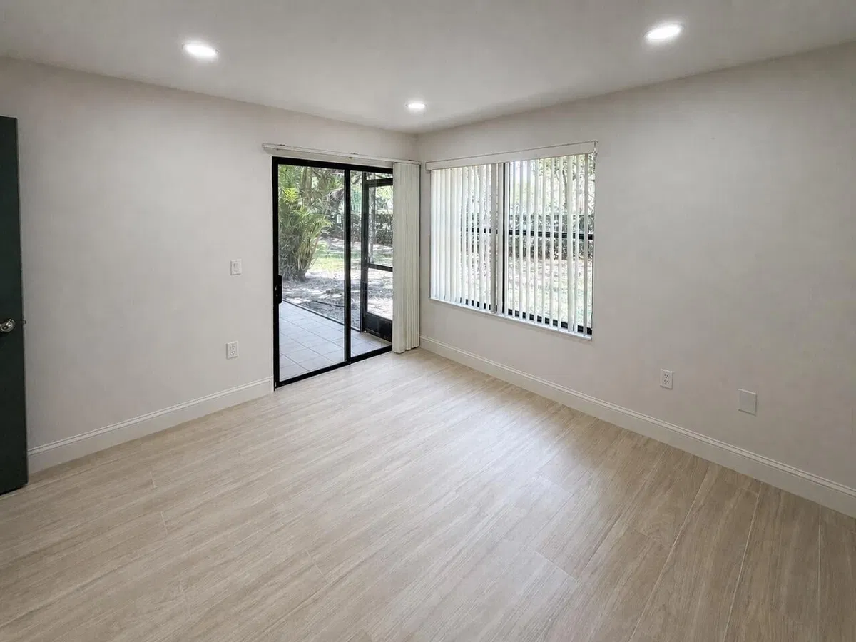 Unit 26 photo 16