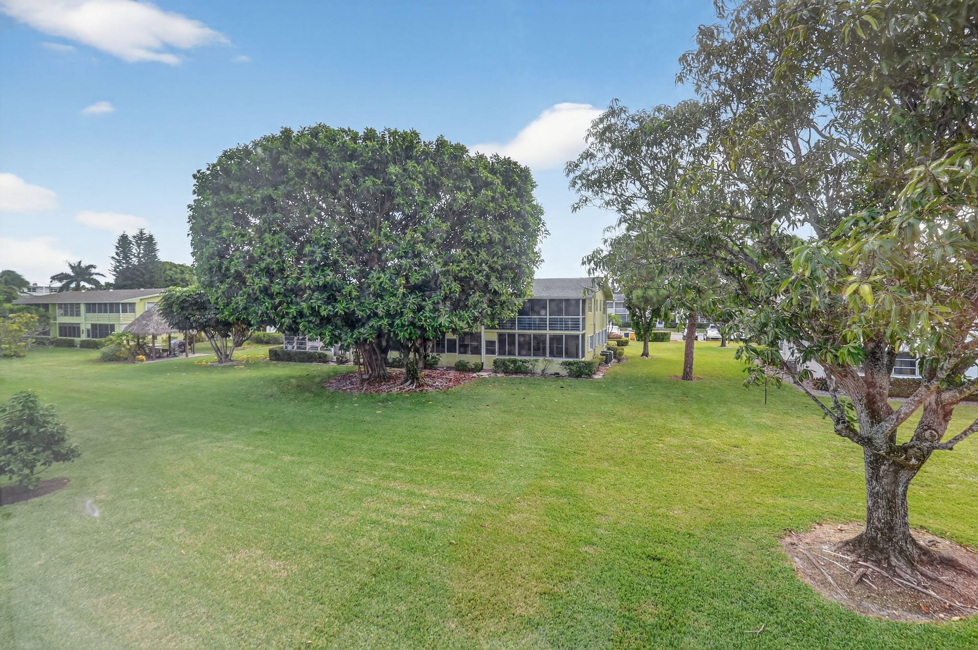 Residence photo 19