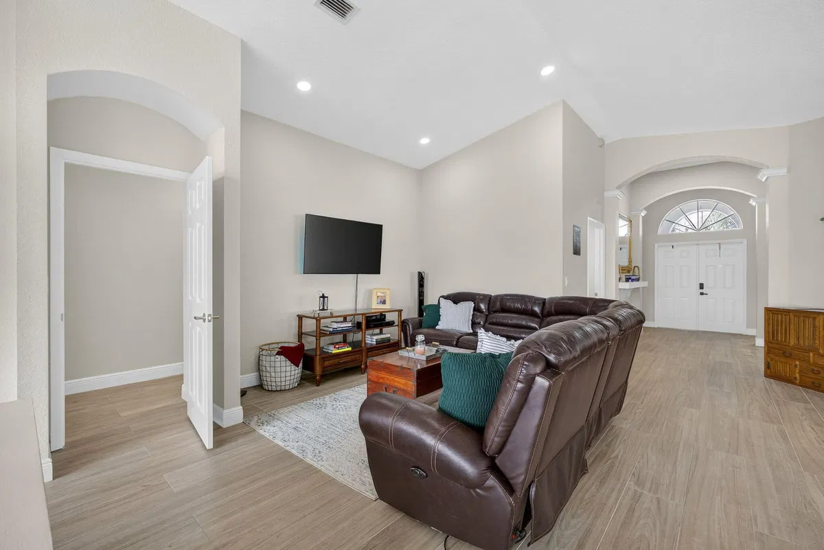  Residence photo 13