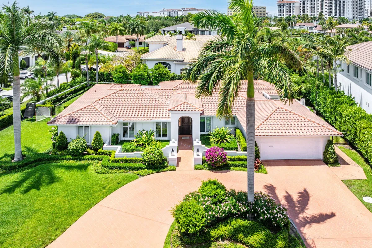 Royal Palm Yacht and Country Club Residence