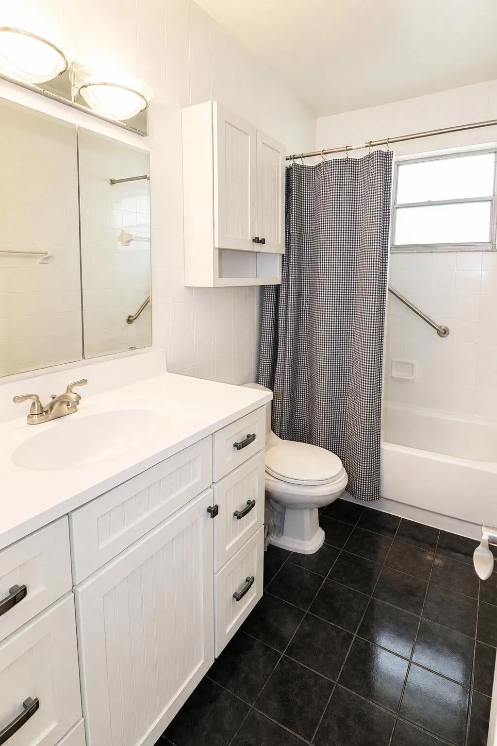 Unit 106-10 photo 16