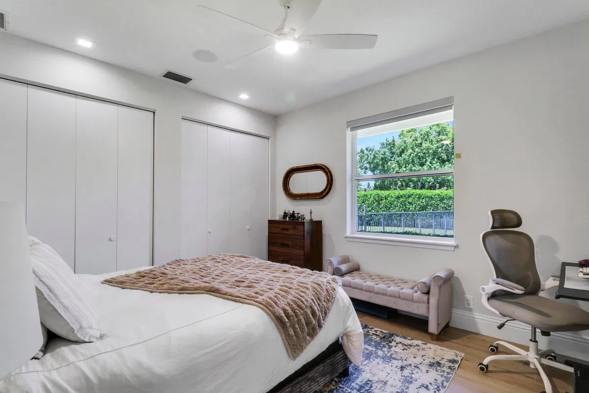 Steeplechase Residence photo 55