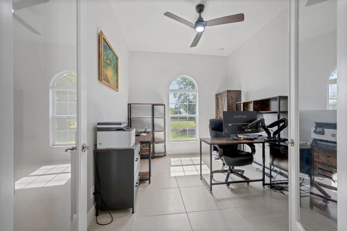 Residence photo 43