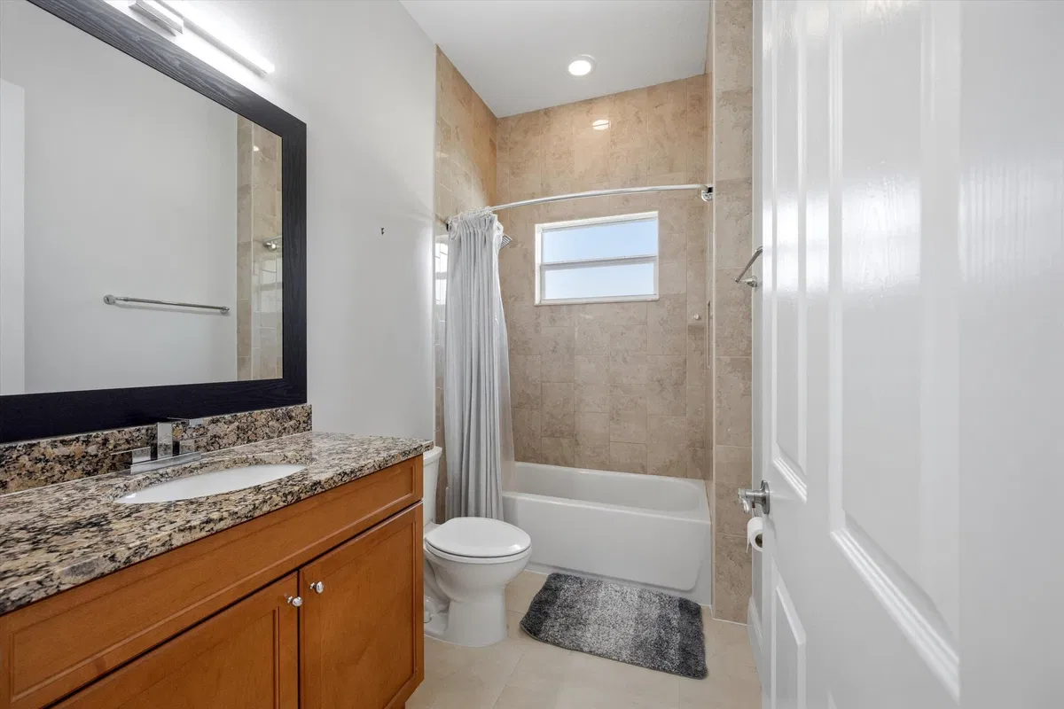 Residence photo 46
