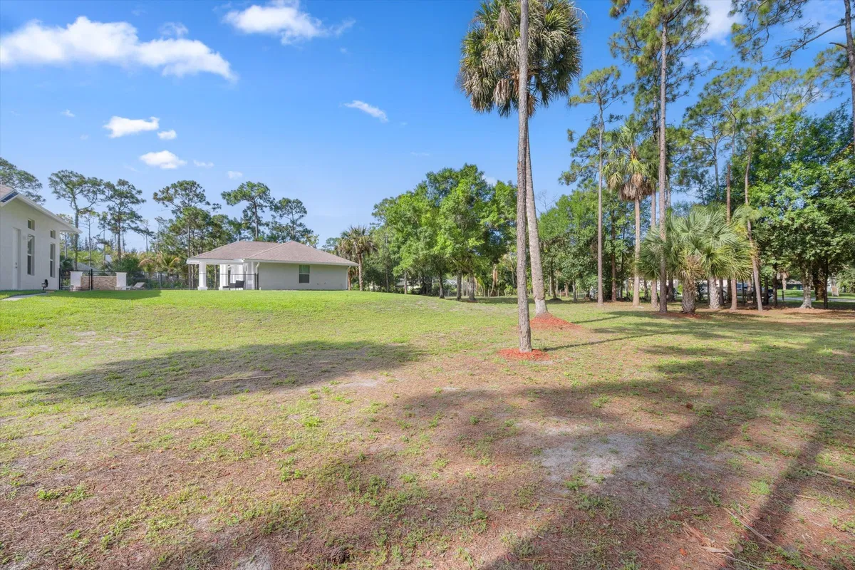 Residence photo 94