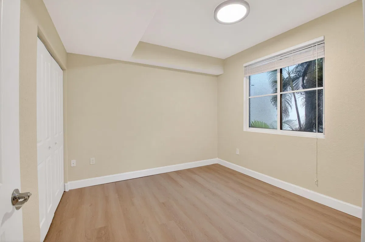 Renaissance Commons II Unit 1219 photo 16