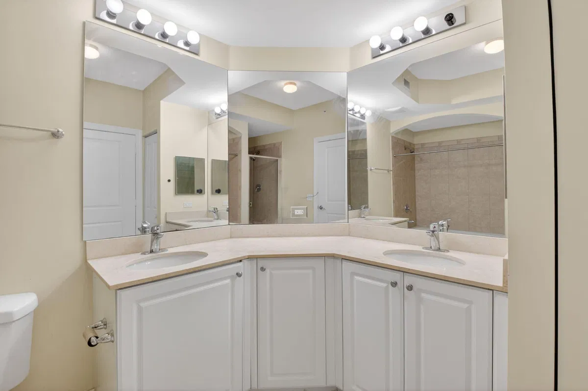 Renaissance Commons II Unit 1219 photo 25