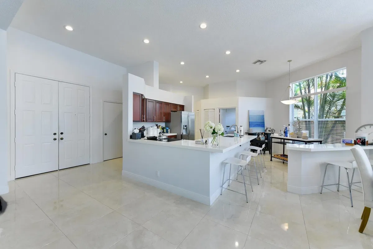 Residence photo 4
