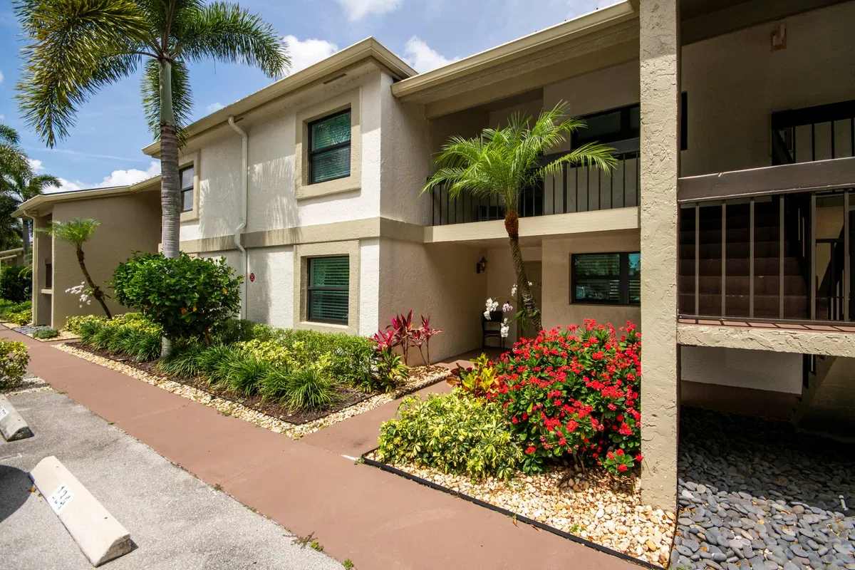 Eastpointe Country Club Unit 103