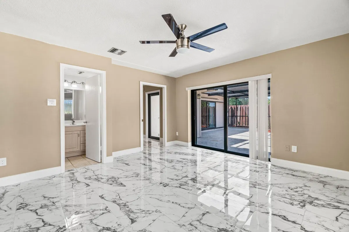 Residence photo 19