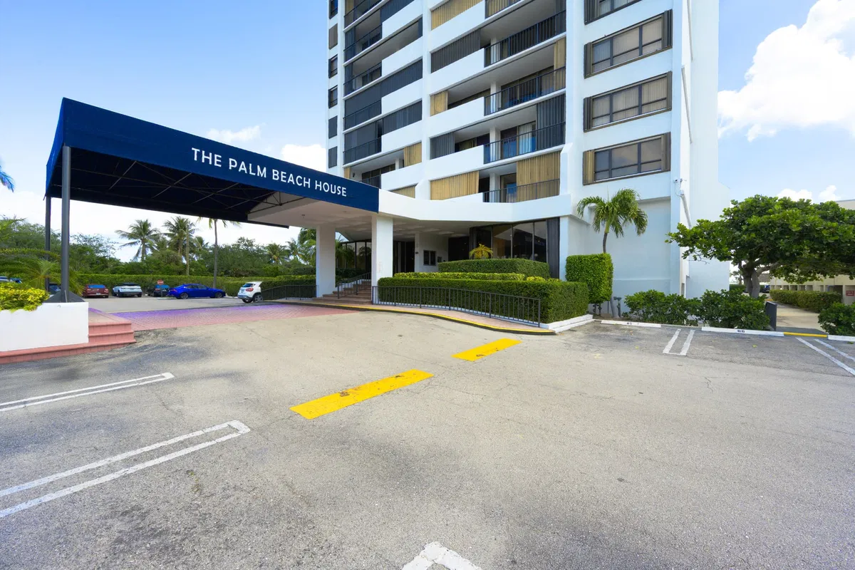 Palm Beach House Unit Unit 910 photo 22