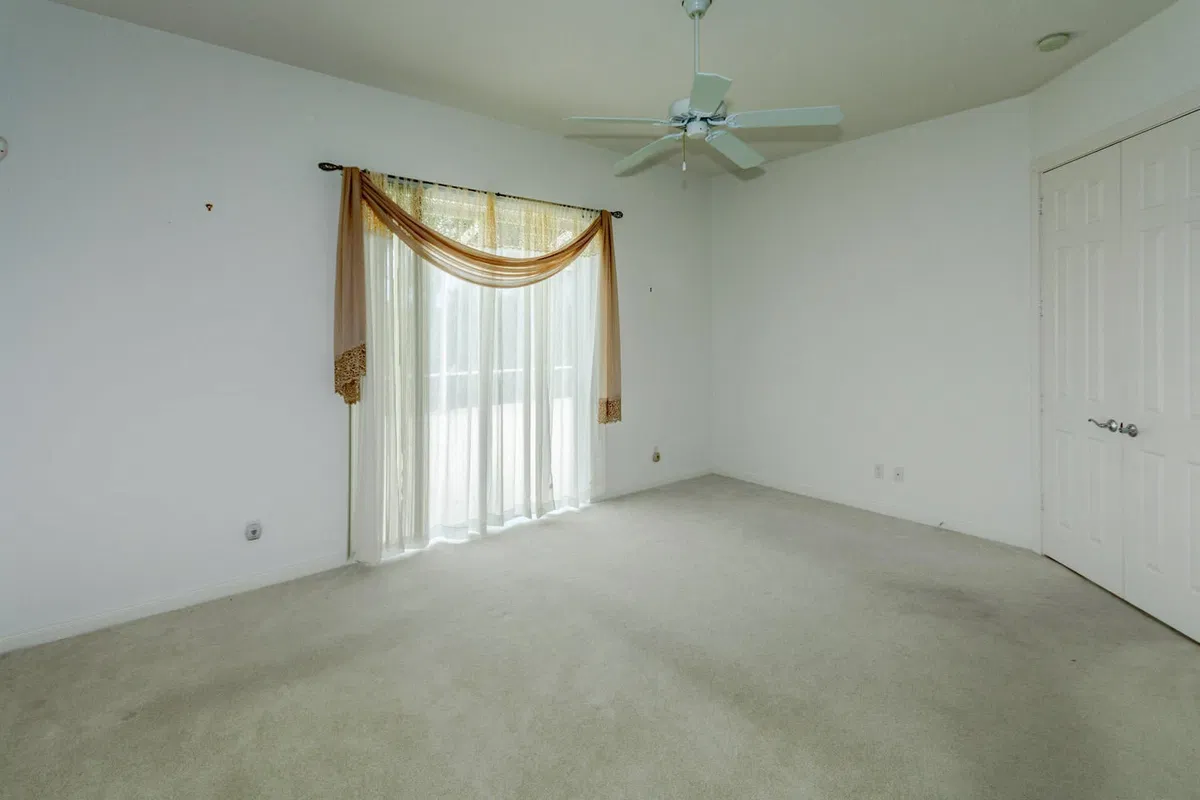  Residence photo 16