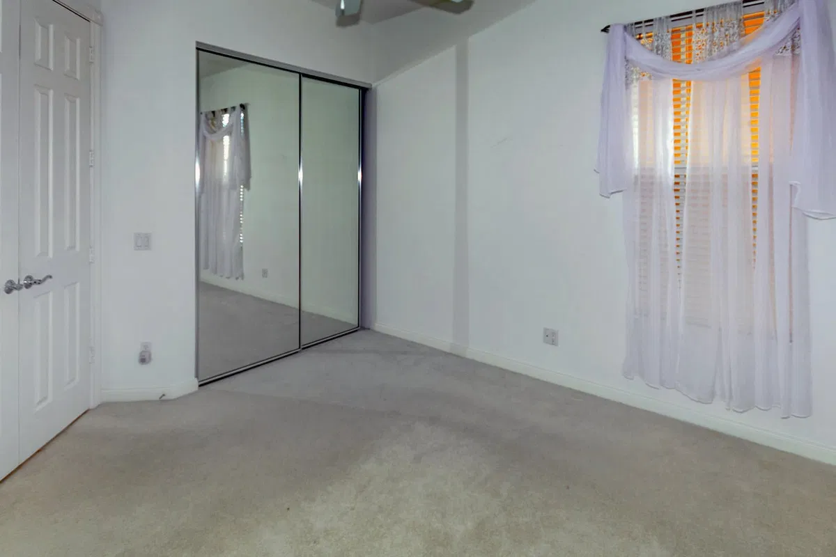  Residence photo 25