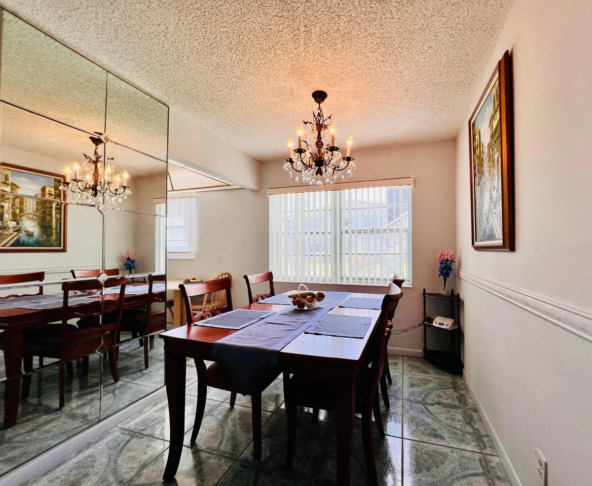Residence photo 4