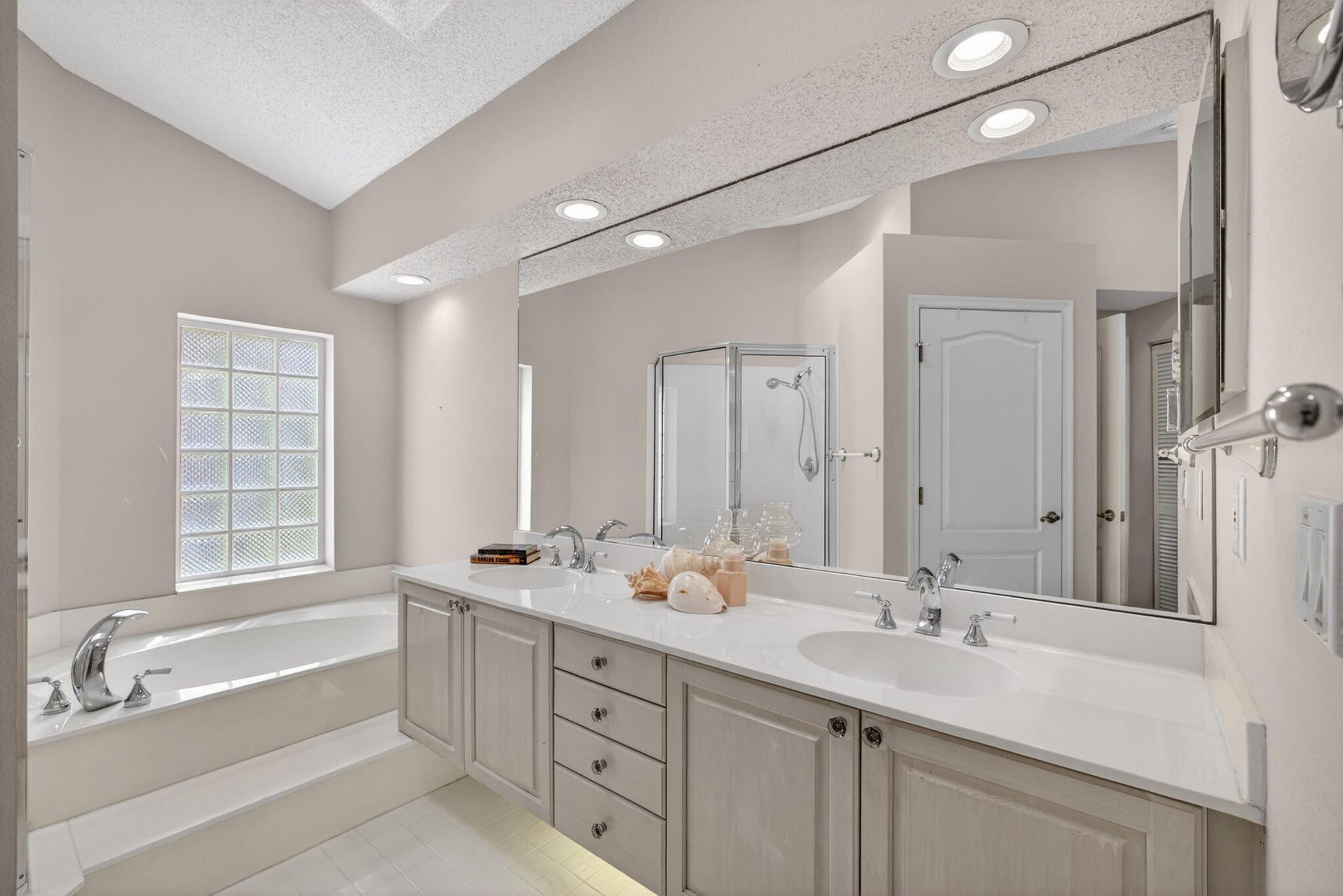 PGA National Palm Beach Gardens Residence photo 34