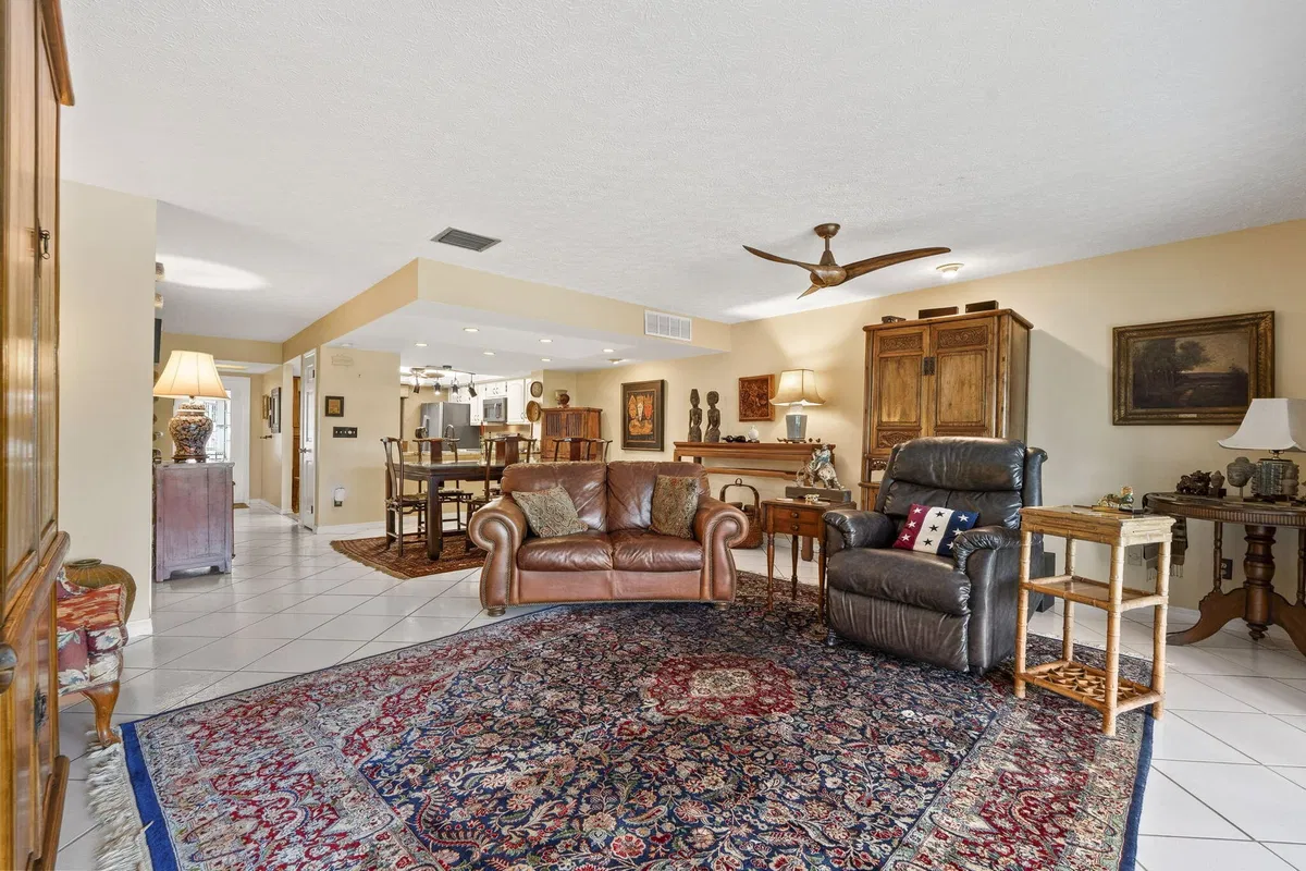 Residence photo 10