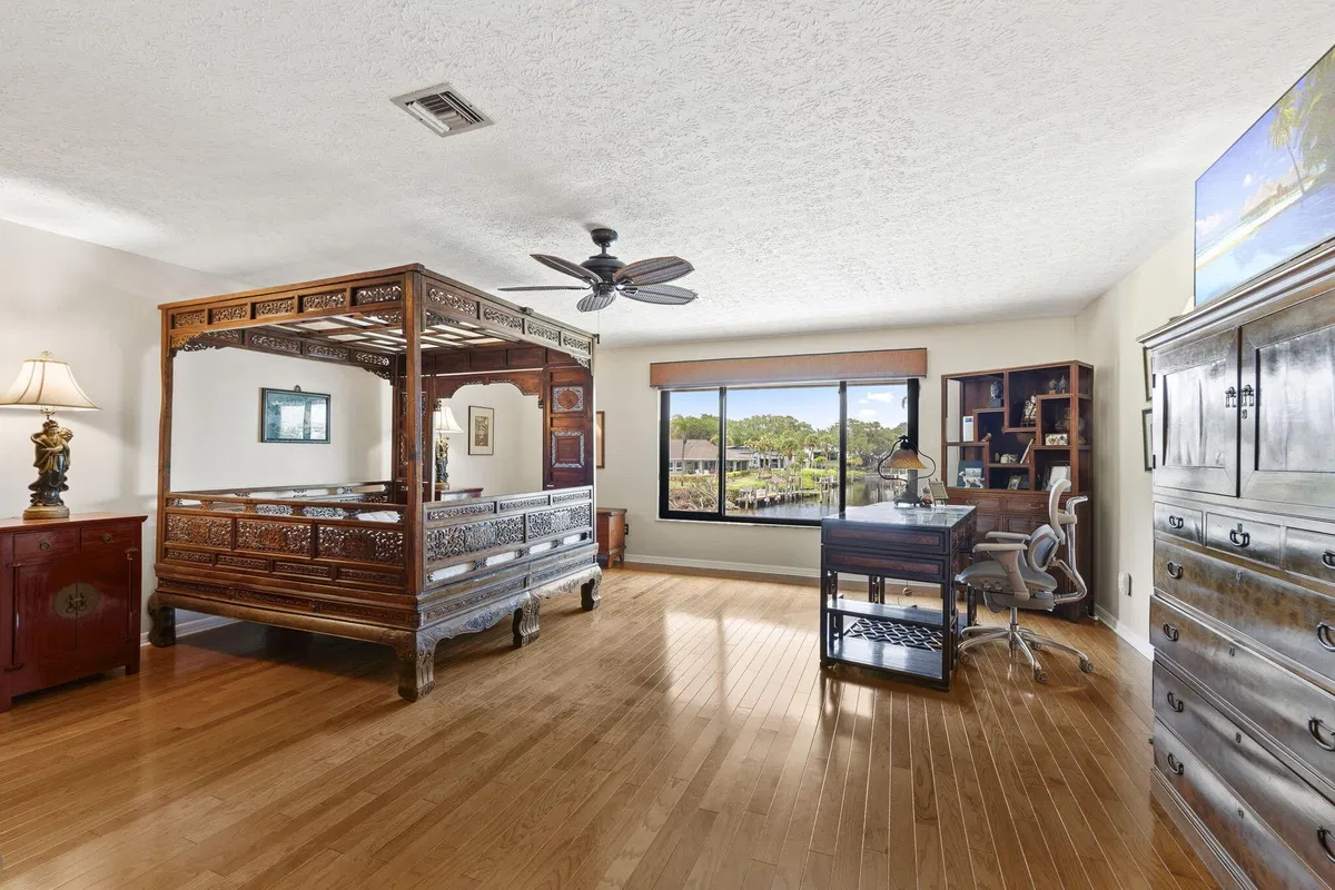 Residence photo 19