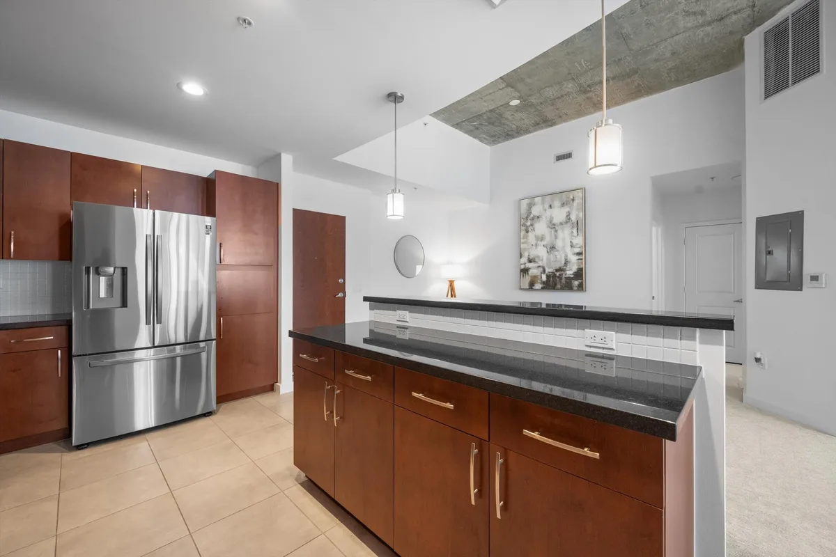 The Edge Unit 1619 photo 4
