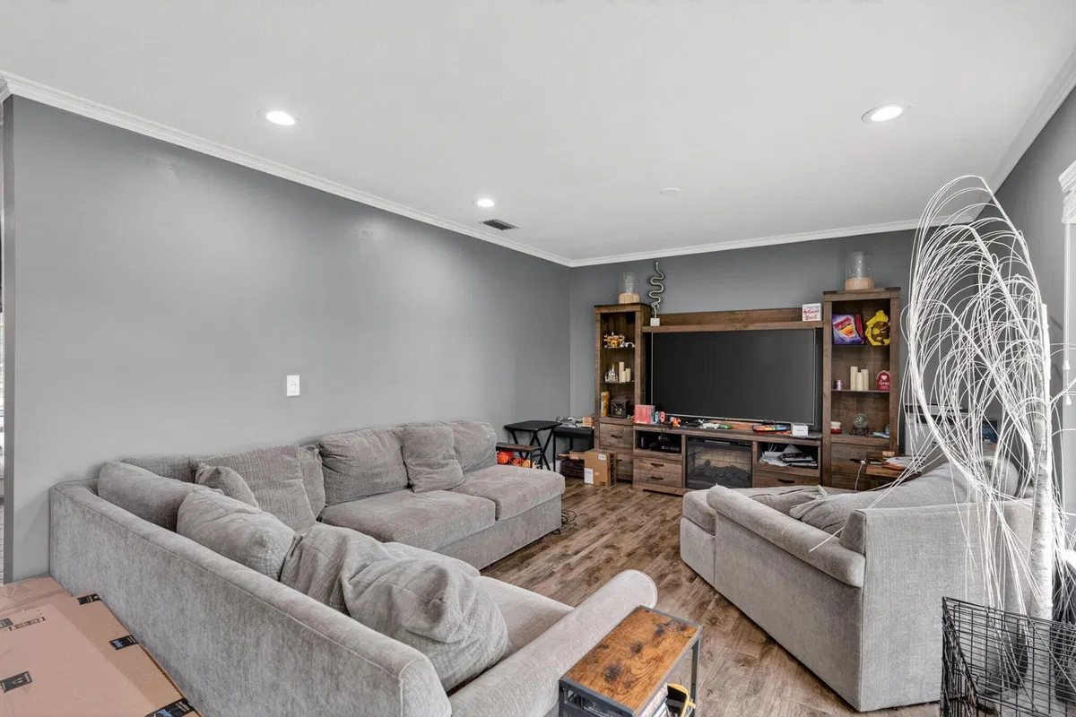 Residence photo 16
