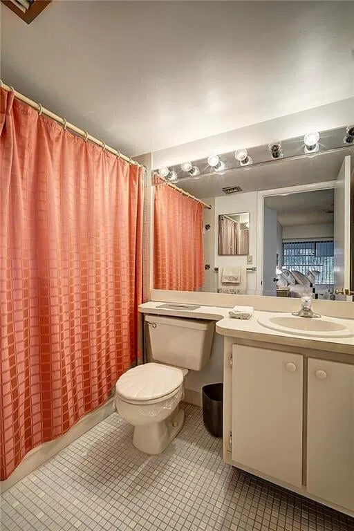 Unit 102 photo 7