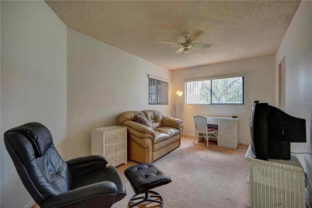 Unit 102 photo 10