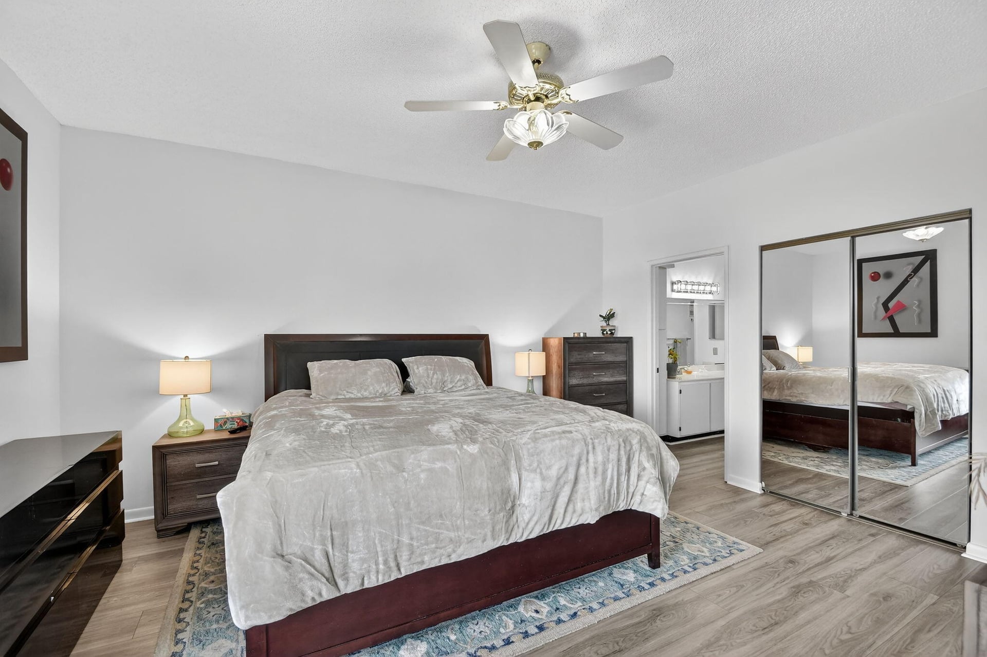 Unit 402 photo 22