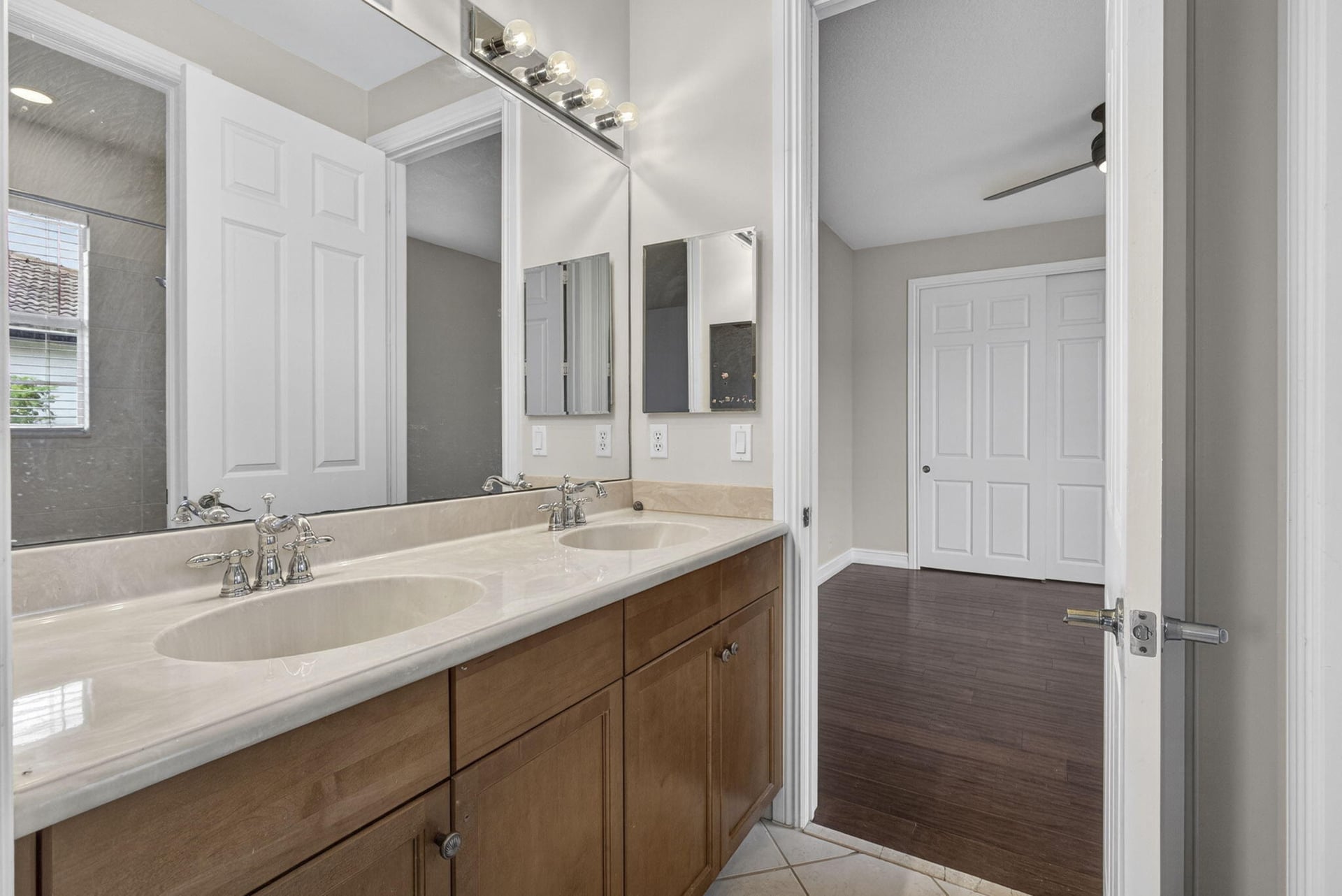 Residence photo 37