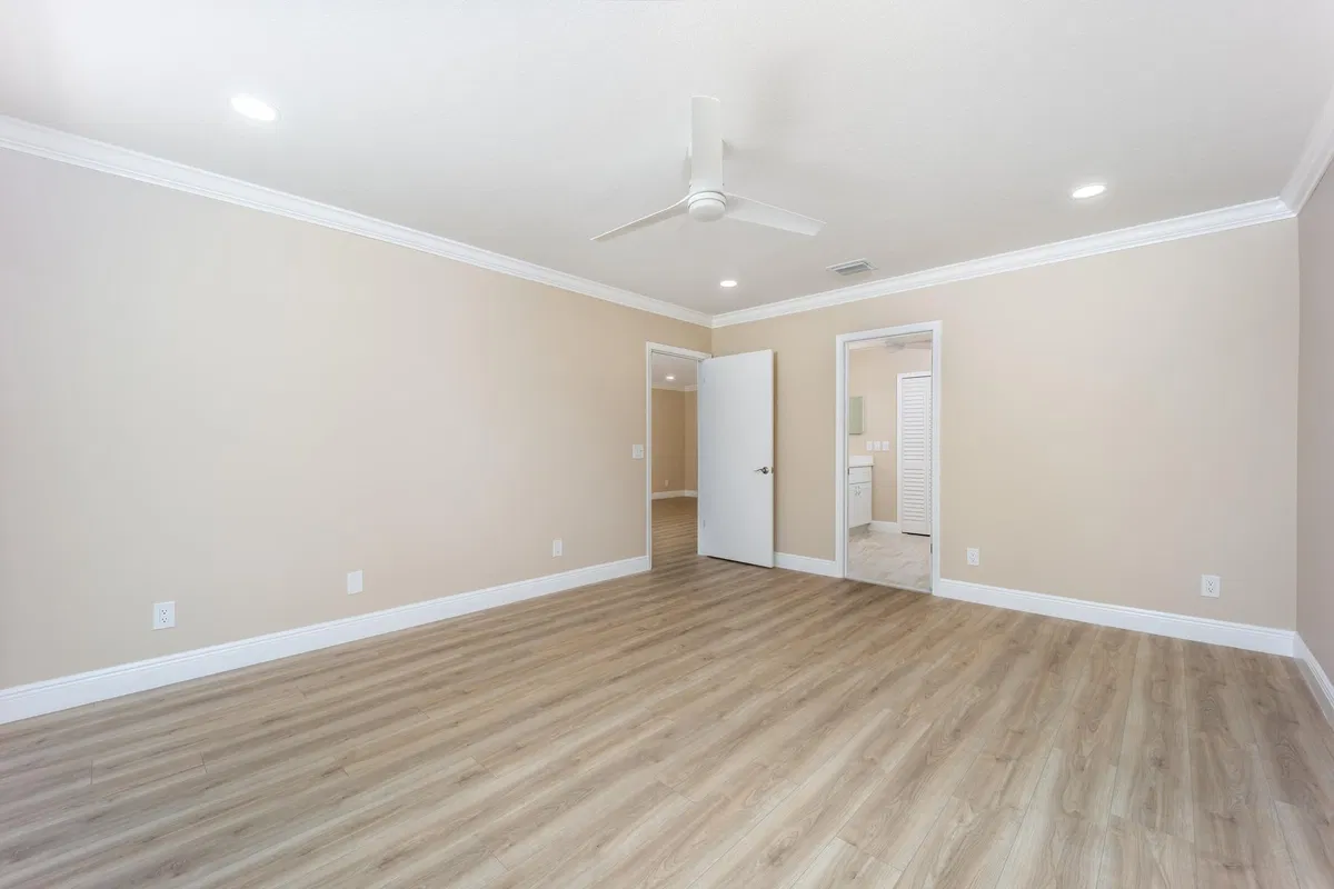 Unit 205 photo 16