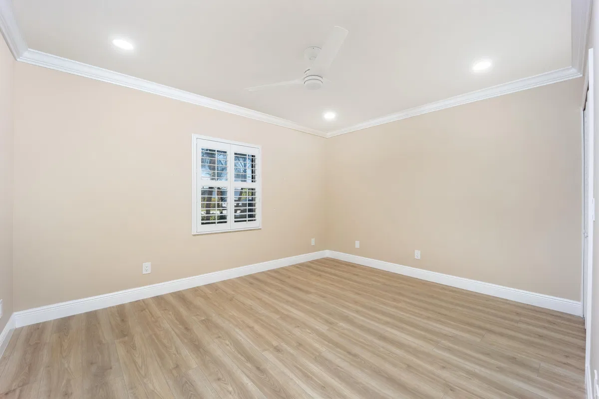Unit 205 photo 22