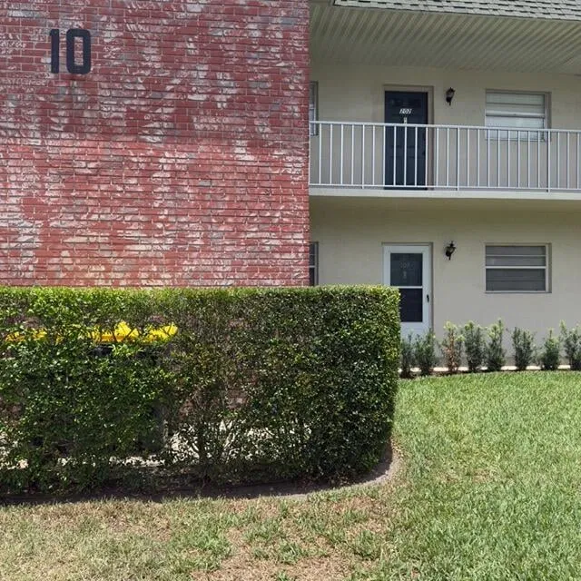 Unit Apt 10 - 102