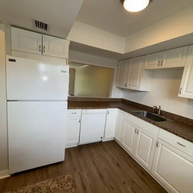 Unit Apt 10 - 102 photo 13