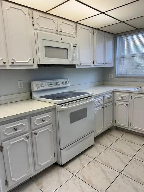 Unit 205 photo 4
