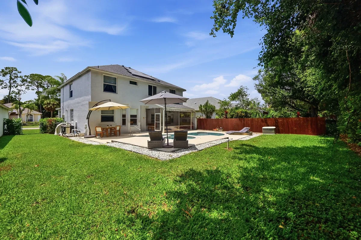 Residence photo 37
