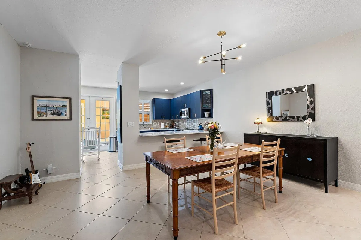 Canterbury Place Residence photo 13