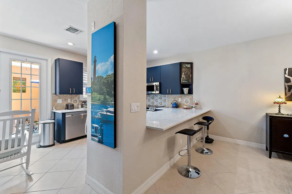 Canterbury Place Residence photo 16