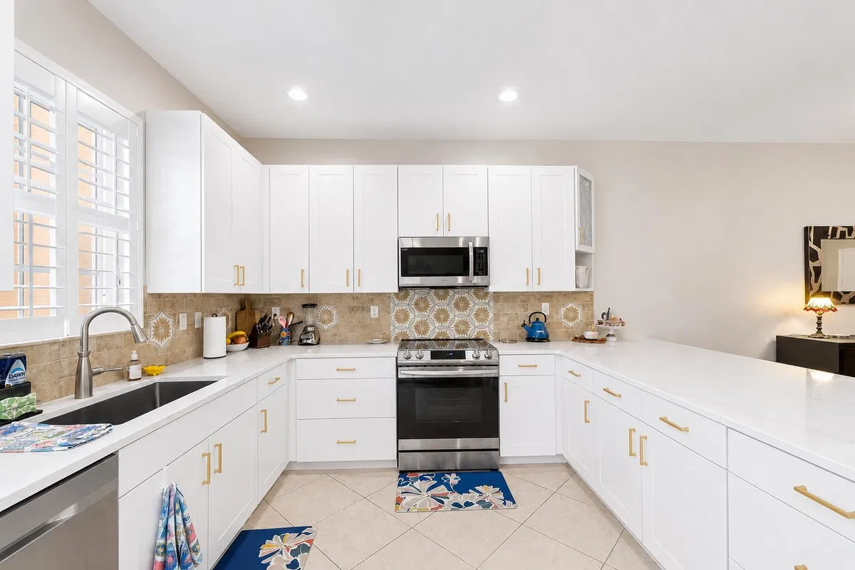 Canterbury Place Residence photo 52