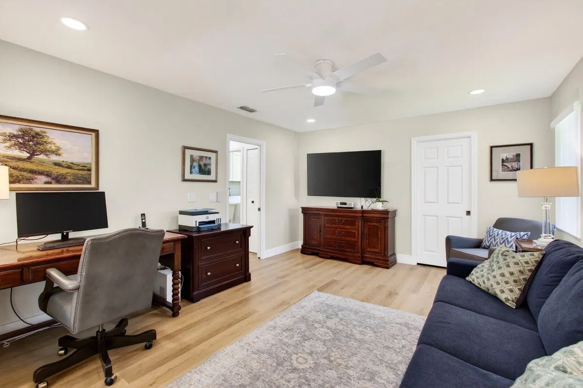 Residence photo 37