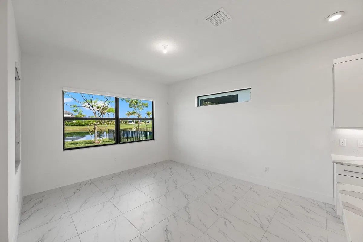 Residence photo 22