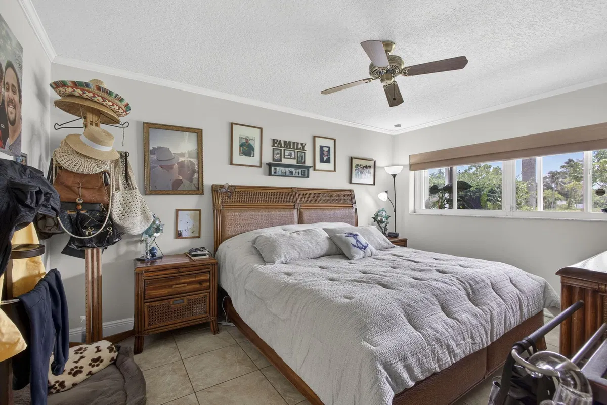 Unit 110 photo 22